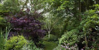 Traditional English Garden Design by Roger Platts
